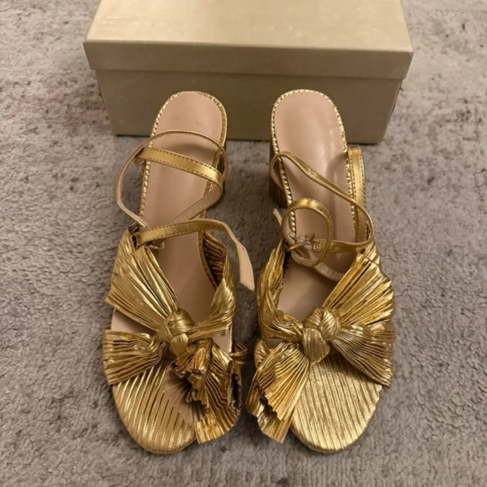 Chic Gold Women's Strappy Sandals